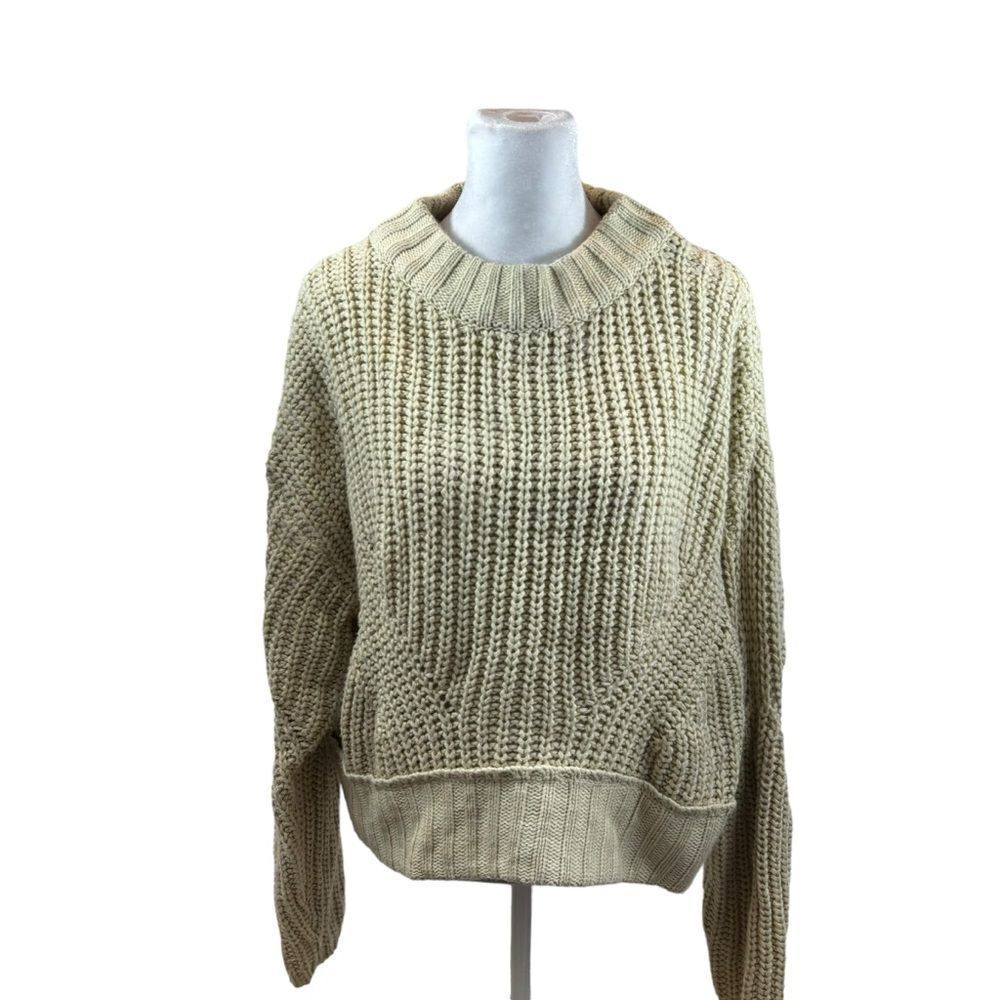 Ladies Moon & Madison brand Cropped Ivory Colored Sweater Size Small - Picture 2 of 8
